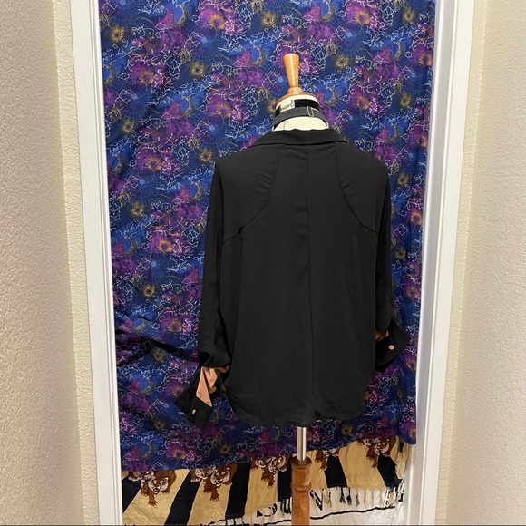 🌈 Lovely minimalist button top - Picture 5 of 10